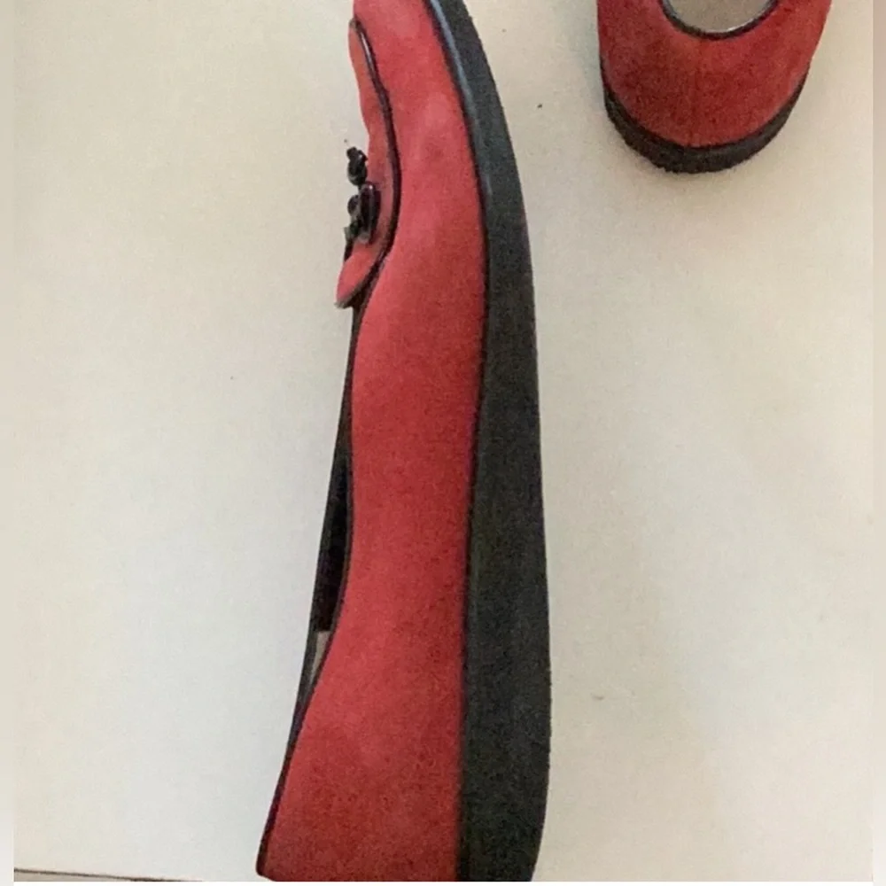 Size 7 Size 7 100% AUTHENTIC Salvatore Ferragamo Red Suede Slip On Loafers - Picture 9 of 11